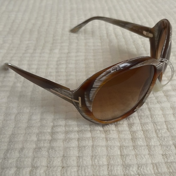 NEW. Tom Ford. Marissa Sunglasses - Picture 5 of 6